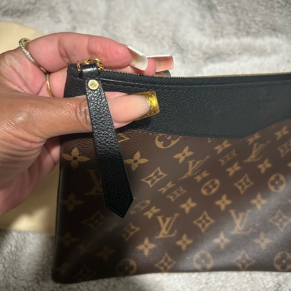 Louis Vuitton Brown and Black Monogram Pouch - Picture 3 of 7